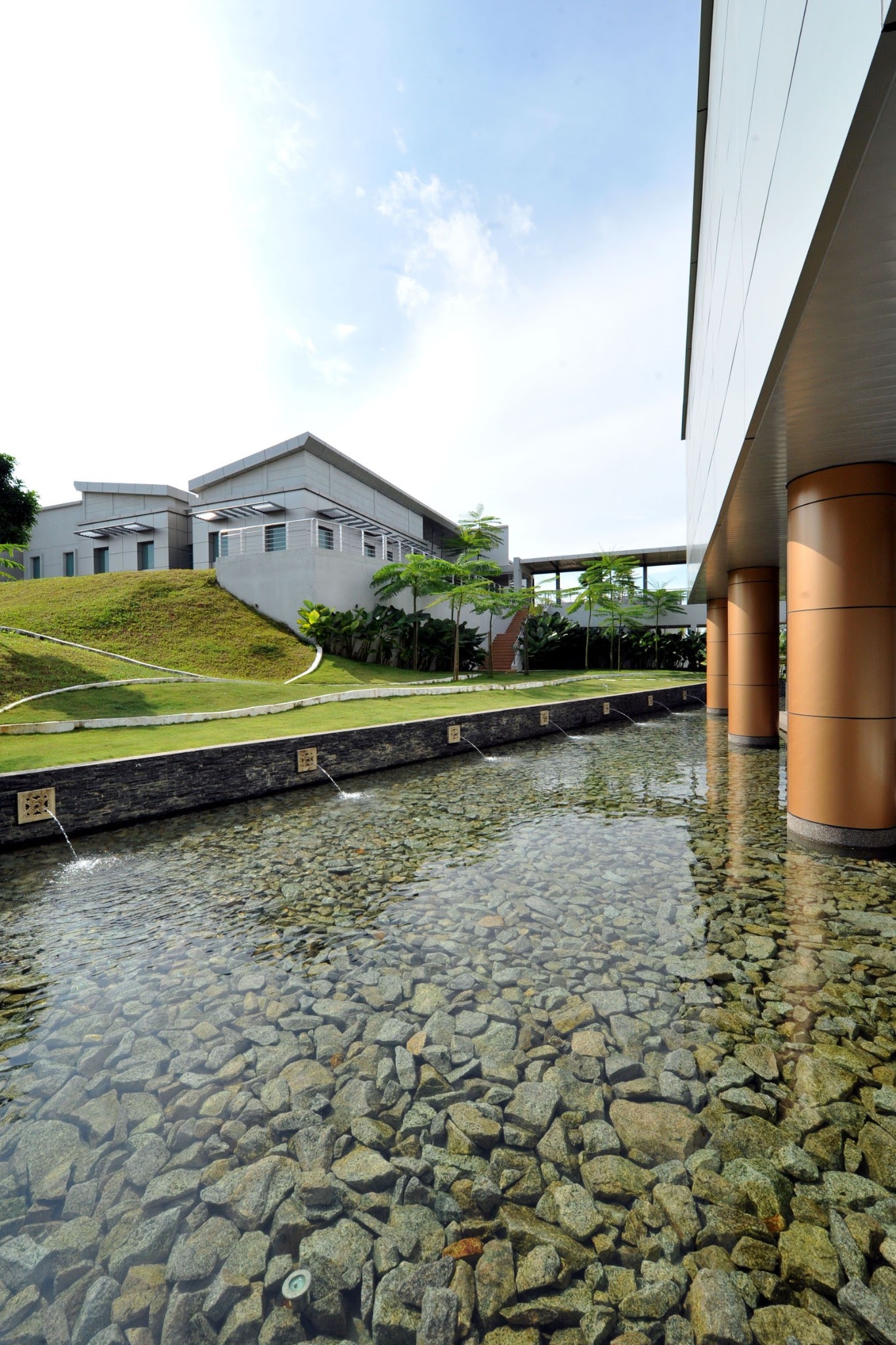 Campus thumbnail 1